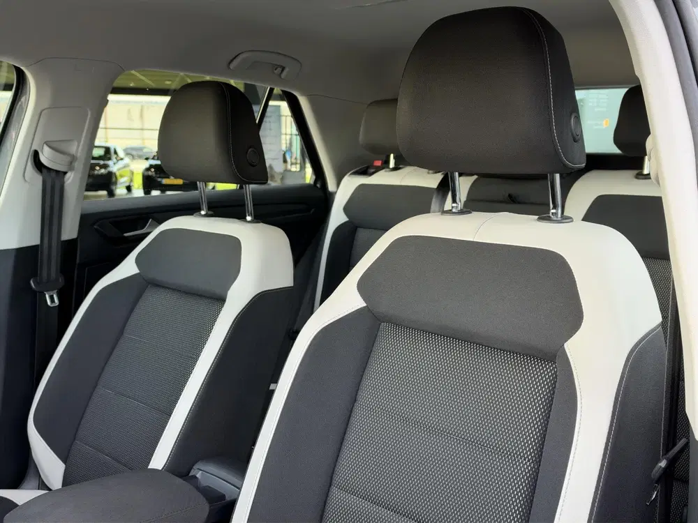 Volkswagen T-Roc 1.5 TSI Sport Business R uit 2019, foto 3