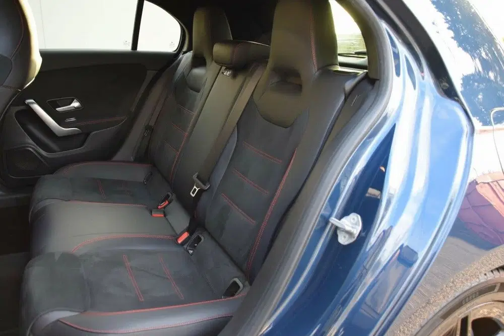 Mercedes-Benz A-Klasse 180 Business Solution AMG uit 2020, foto 12