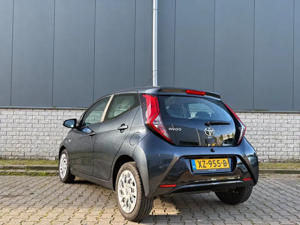 Toyota Aygo 1.0 VVT-i x-play limited-Dealer onderhoude uit 2019, foto 4
