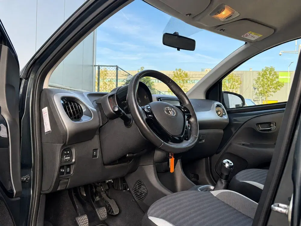 Toyota Aygo 1.0 VVT-i x-play limited-Dealer onderhoude uit 2019, foto 5