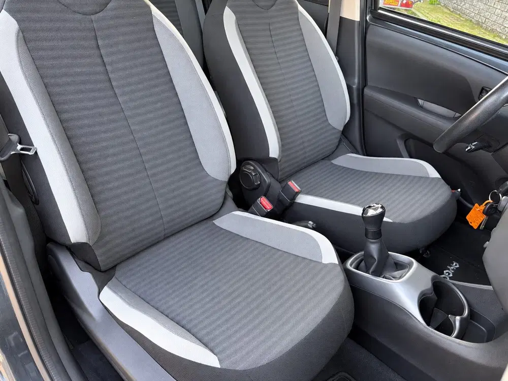 Toyota Aygo 1.0 VVT-i x-play limited-Dealer onderhoude uit 2019, foto 7