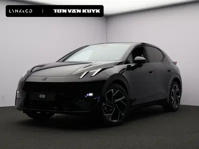 Lynk & Co 02 More 66 kWh MY27 Onyx Black uit 2026