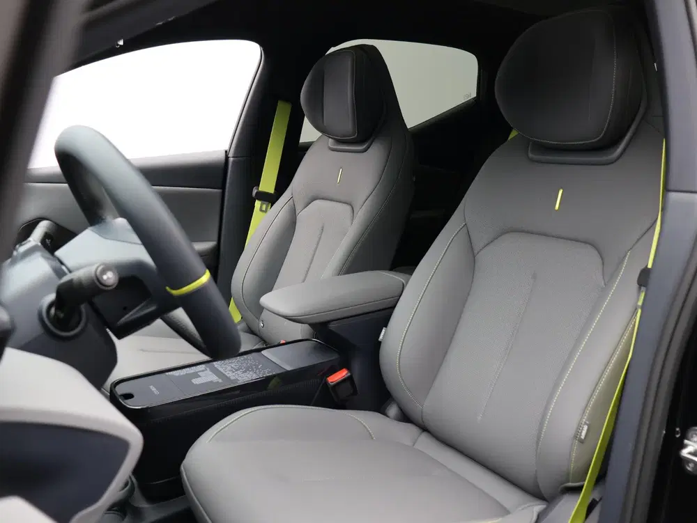Lynk & Co 02 More 66 kWh MY27 Onyx Black uit 2026, foto 6