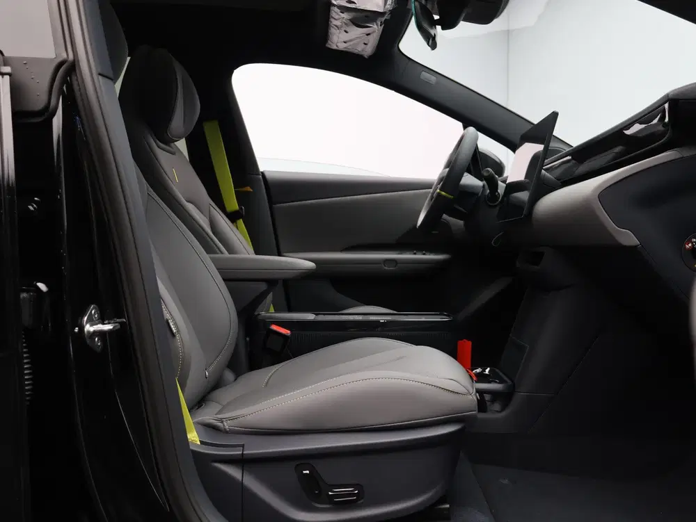 Lynk & Co 02 More 66 kWh MY27 Onyx Black uit 2026, foto 7