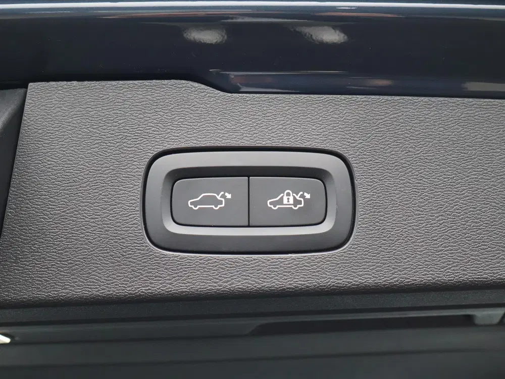 Volvo V60 2.0 T6 Plug-in hybrid AWD Plus Dark uit 2026, foto 15