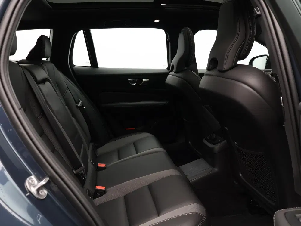 Volvo V60 2.0 T6 Plug-in hybrid AWD Plus Dark uit 2026, foto 9