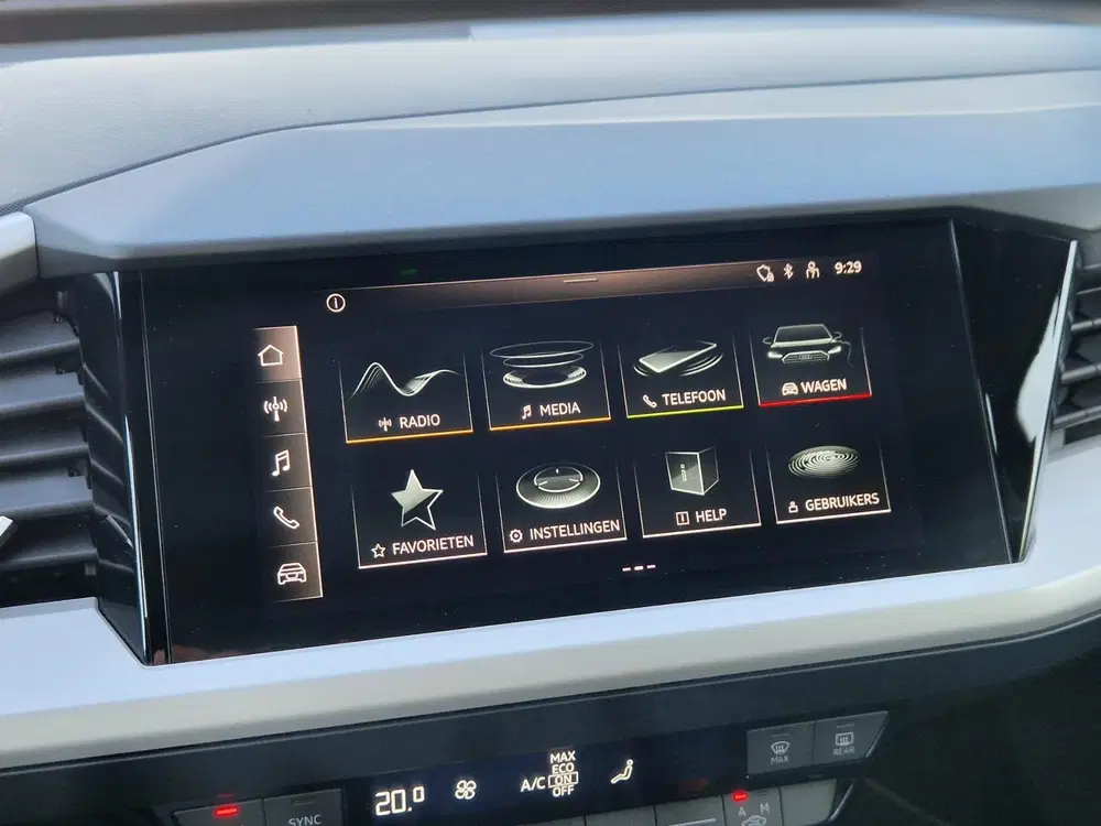 Audi Q4 e-tron 35 Launch edition 55 kWh uit 2021, foto 14