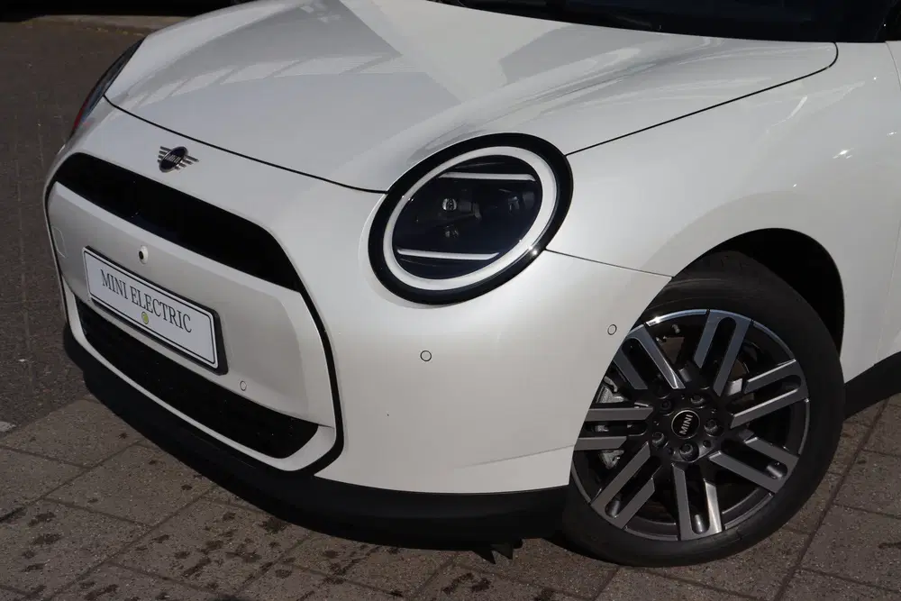 Mini Hatchback Cooper E uit 2026, foto 3