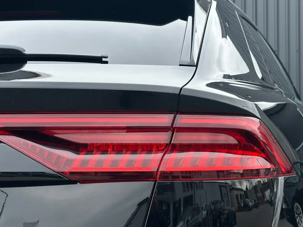 Audi Q8 55 TFSI e quattro Pro Line 360 CAM uit 2021, foto 11