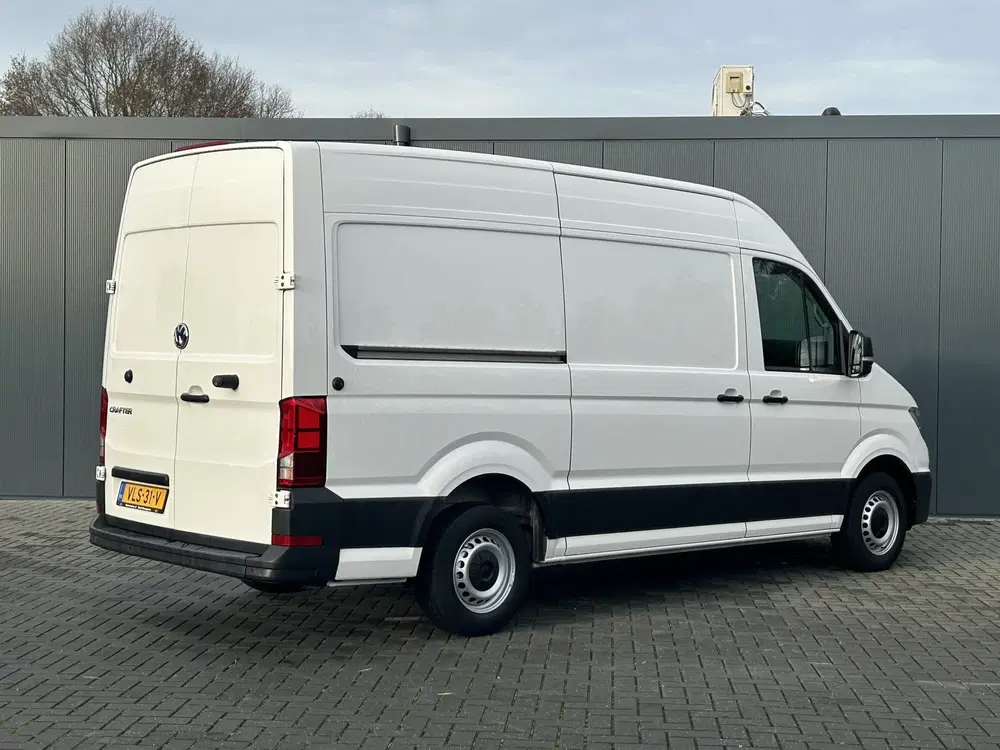Volkswagen Crafter 35 2.0 TDI 141 PK DSG AUTOMAAT HIGHLINE+ uit 2021, foto 3