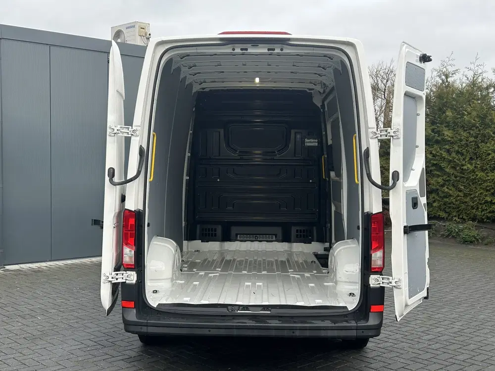 Volkswagen Crafter 35 2.0 TDI 141 PK DSG AUTOMAAT HIGHLINE+ uit 2021, foto 8