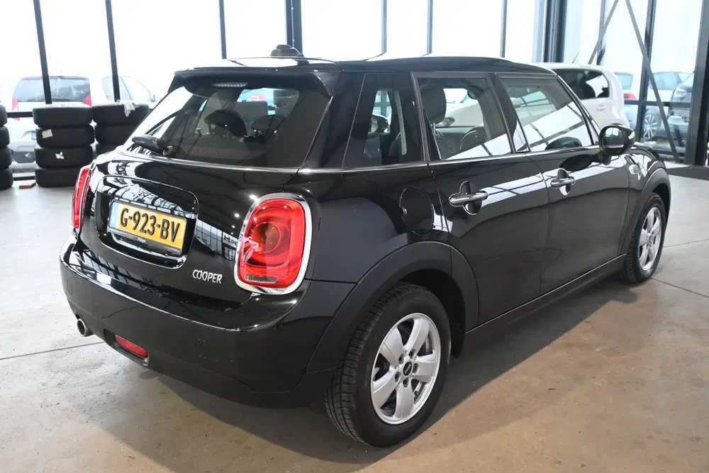 Mini Cooper 1.5 Cooper Airco Navigatie LED Cruise Cont uit 2019, foto 11