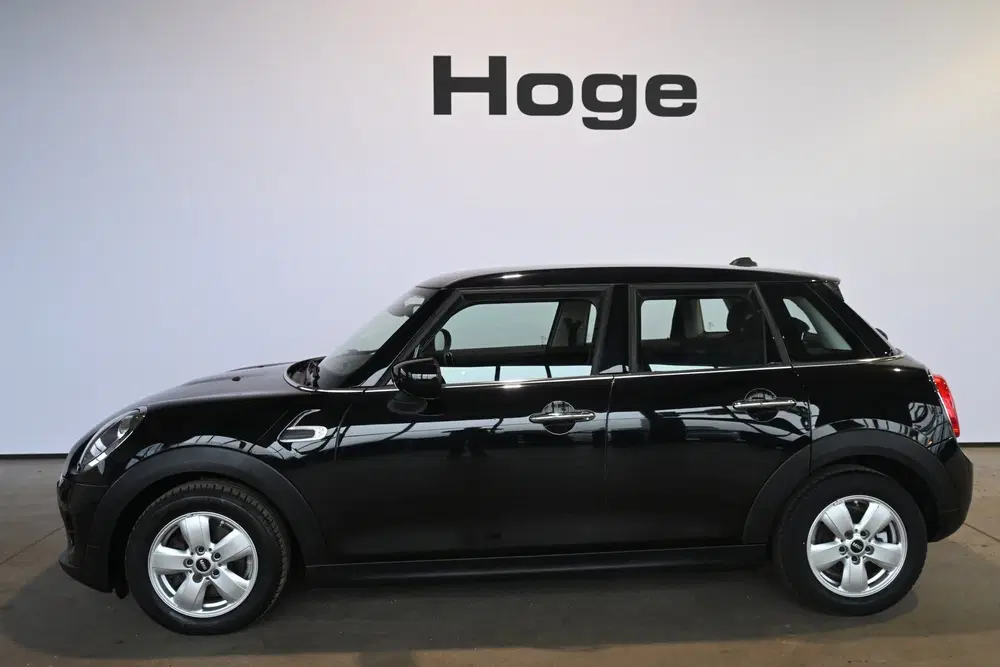Mini Cooper 1.5 Cooper Airco Navigatie LED Cruise Cont uit 2019, foto 3