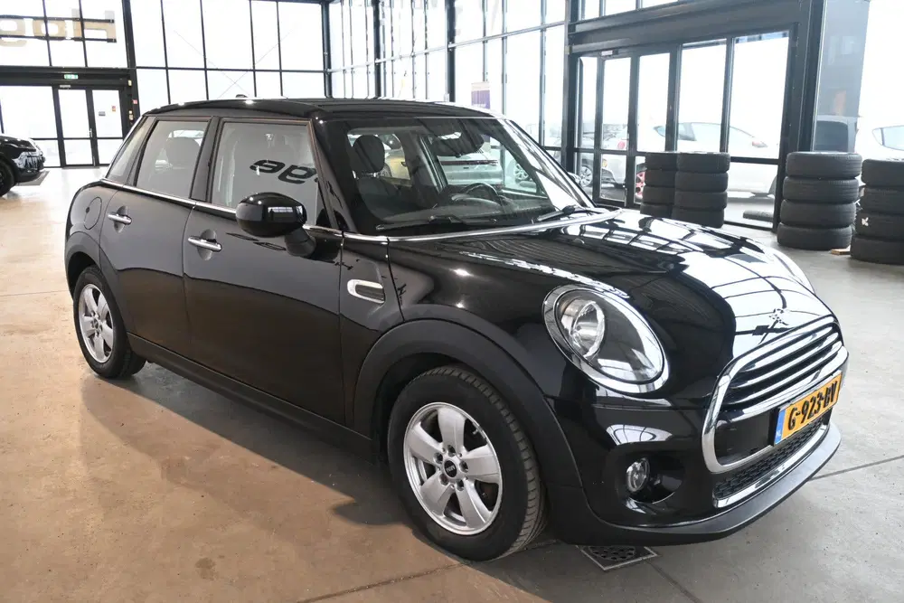Mini Cooper 1.5 Cooper Airco Navigatie LED Cruise Cont uit 2019, foto 5