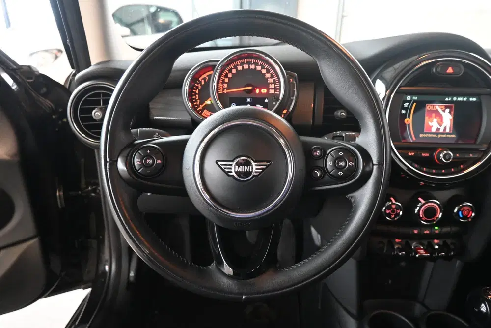 Mini Cooper 1.5 Cooper Airco Navigatie LED Cruise Cont uit 2019, foto 6