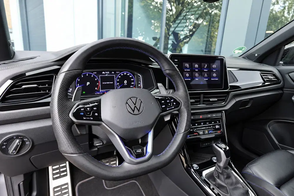 Volkswagen T-Roc 2.0 TSI 4MOTION R AKRA PANO KEYLESS uit 2022, foto 4