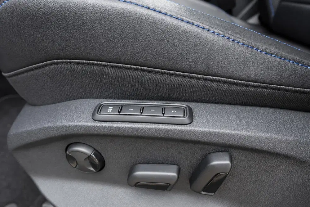 Volkswagen T-Roc 2.0 TSI 4MOTION R AKRA PANO KEYLESS uit 2022, foto 6