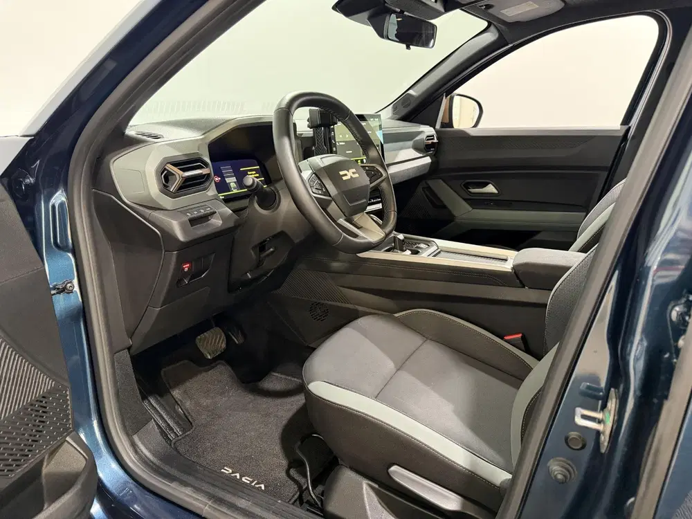 Dacia Bigster 1.8 uit 2025, foto 12