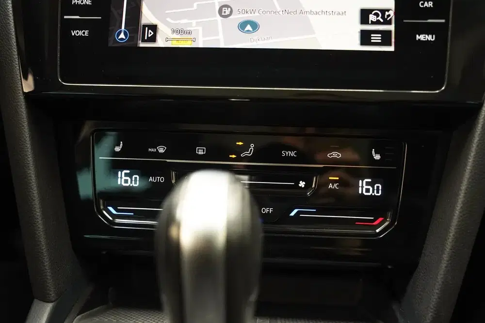 Volkswagen Passat VARIANT 1.5 TSI Business Aut. [ Panorama L uit 2022, foto 14