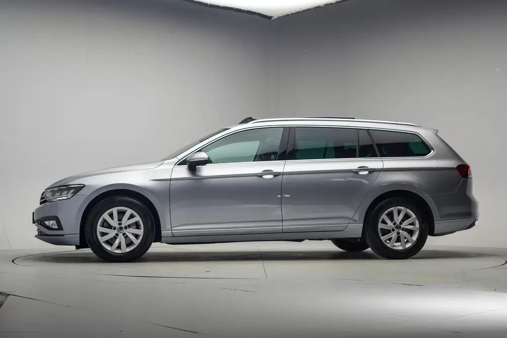 Volkswagen Passat VARIANT 1.5 TSI Business Aut. [ Panorama L uit 2022, foto 2
