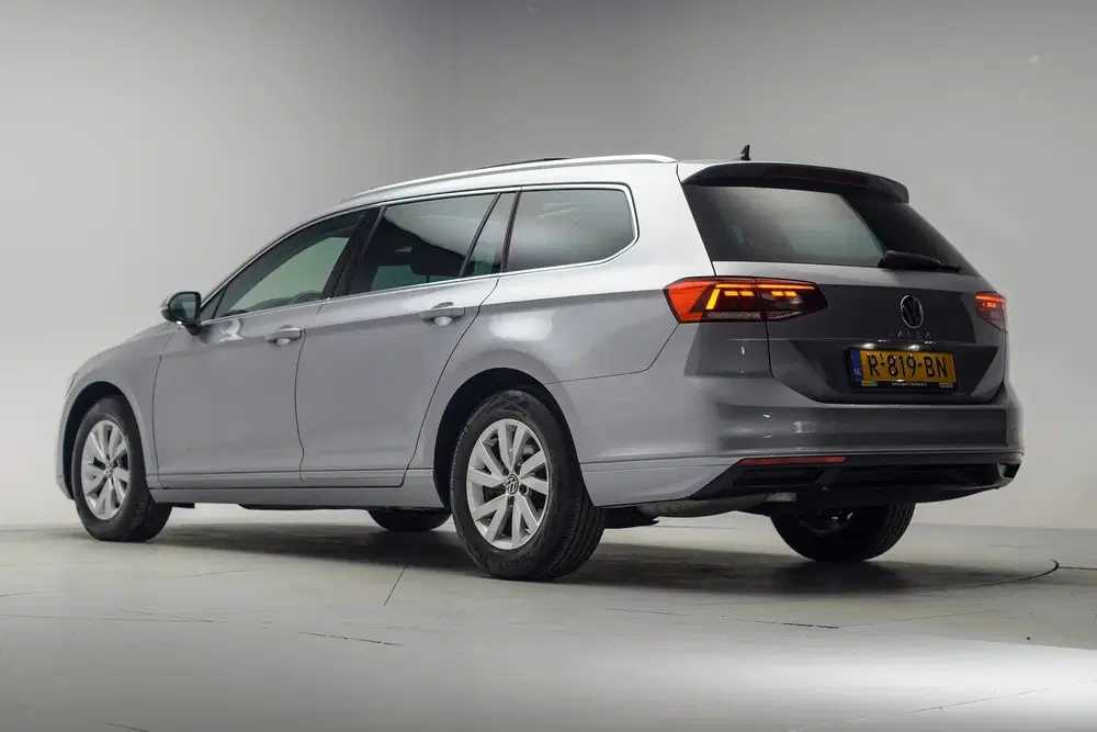 Volkswagen Passat VARIANT 1.5 TSI Business Aut. [ Panorama L uit 2022, foto 3