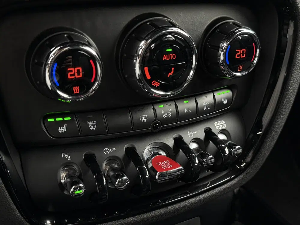 Mini Clubman 1.5 Cooper Business Edition Automaat uit 2019, foto 15