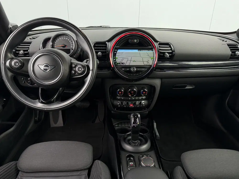 Mini Clubman 1.5 Cooper Business Edition Automaat uit 2019, foto 2
