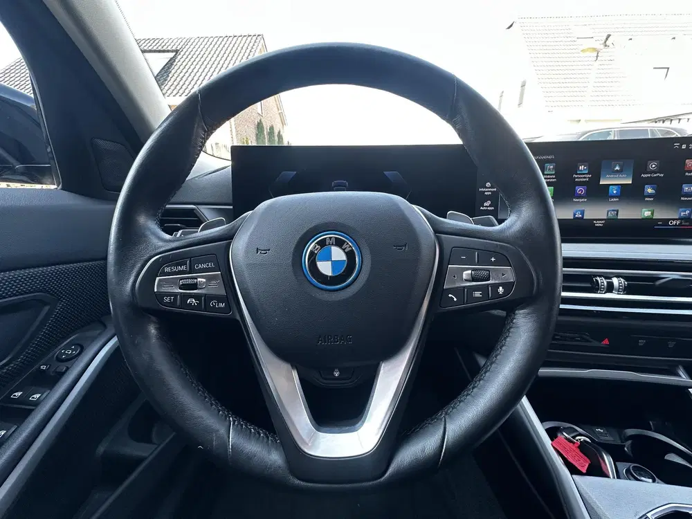 BMW 3-serie 330e Shadow Line SOH 96 uit 2023, foto 6