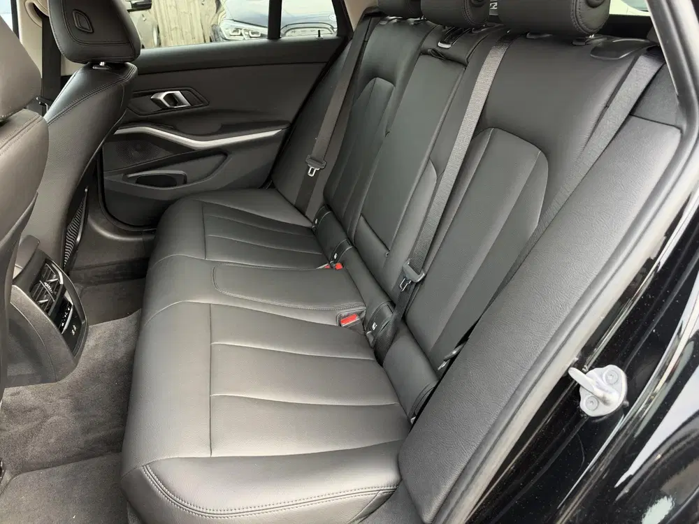 BMW 3-serie 330e Shadow Line SOH 96 uit 2023, foto 7