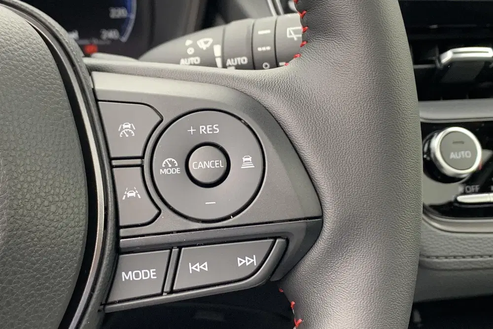 Toyota Corolla Cross Hybrid 180 GR Sport uit 2026, foto 14