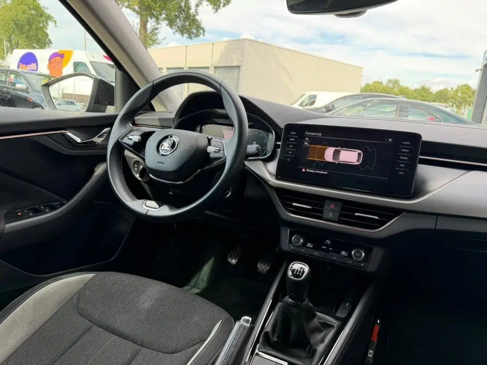 Skoda Scala 1.0 TSI Business Edition uit 2022, foto 15