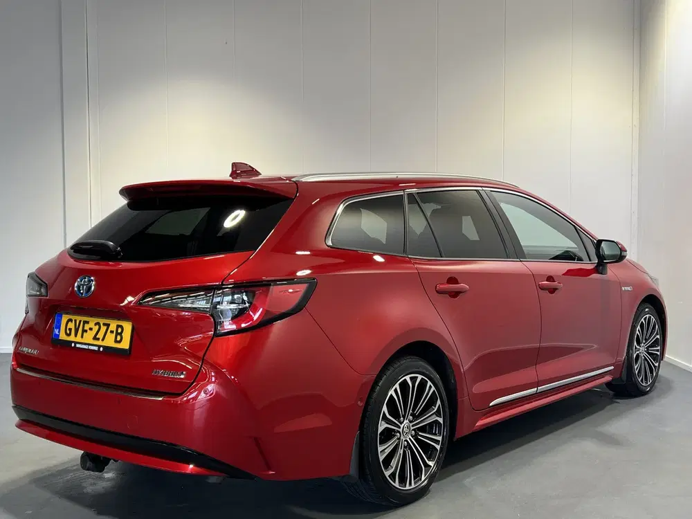 Toyota Corolla 1.8 Hybrid Executive uit 2020, foto 2