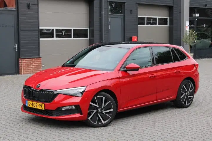 Skoda Scala 1.5 TSI Sport Business uit 2019, foto 2