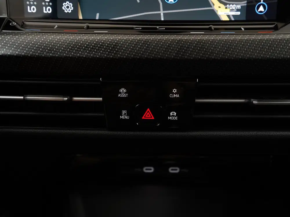 Volkswagen Golf 1.5 eTSI R-Line DSG uit 2024, foto 12