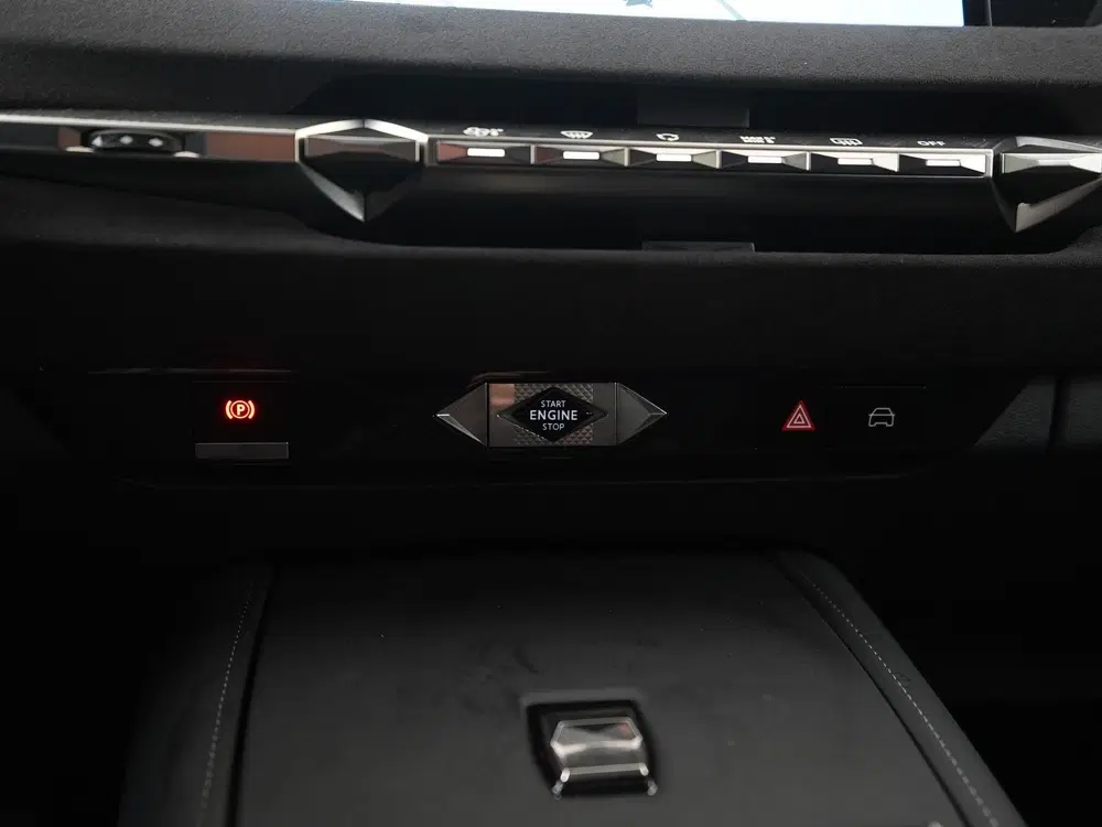 DS Automobiles DS 4 DS 4 1.2 Hybrid 145 Étoile uit 2025, foto 11