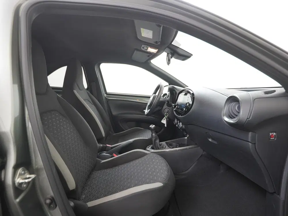 Toyota Aygo X 1.0 VVT-i MT first Two-Tone uit 2022, foto 3