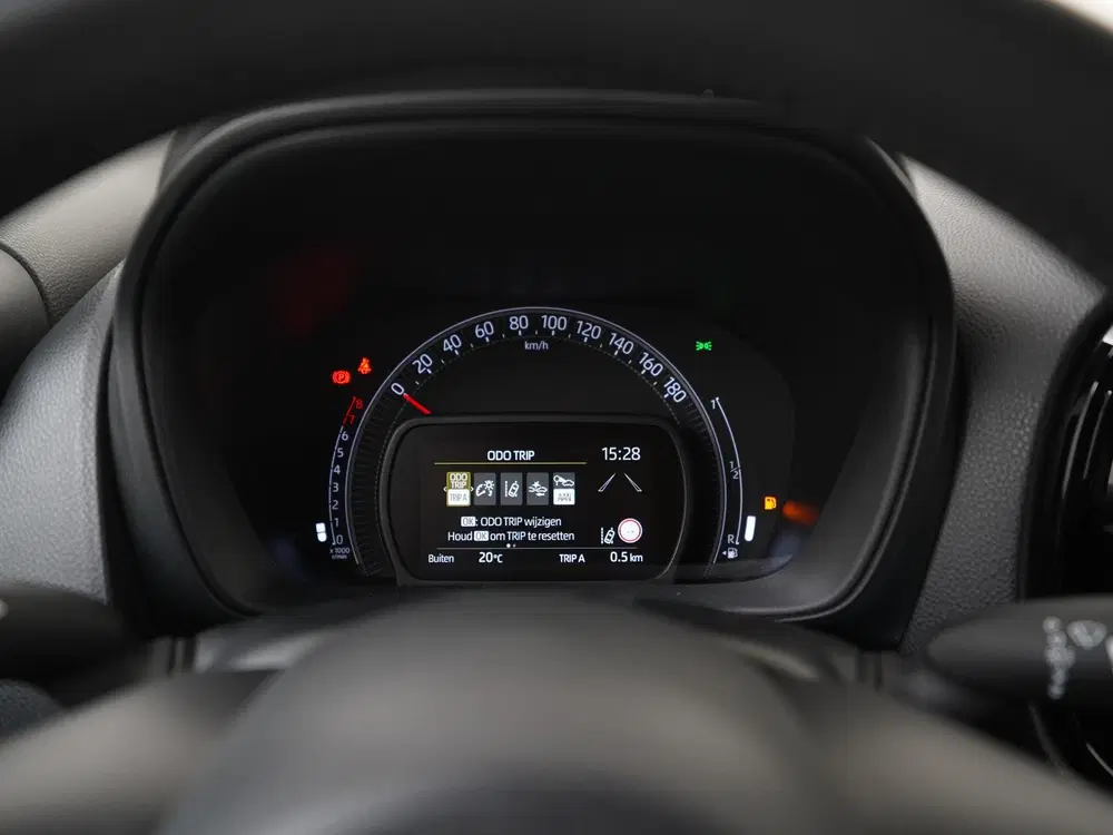 Toyota Aygo X 1.0 VVT-i MT first Two-Tone uit 2022, foto 8