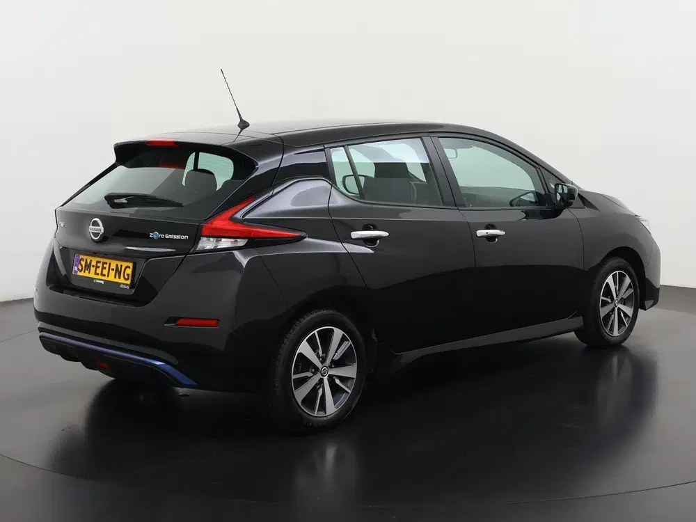 Nissan Leaf Acenta 40 kWh uit 2021, foto 4