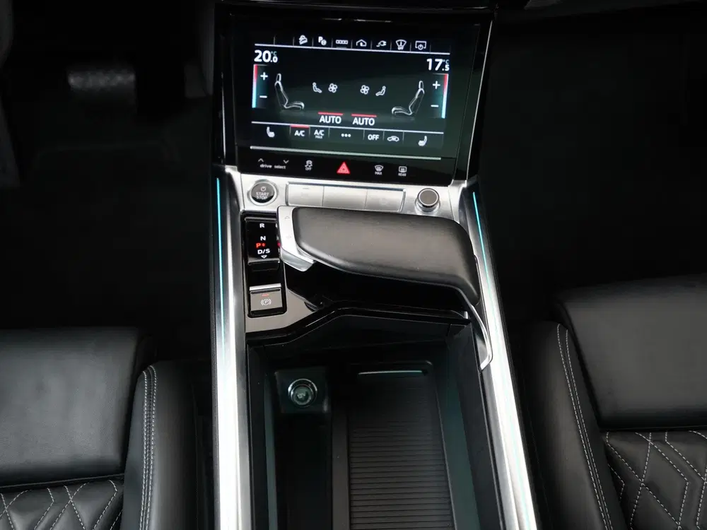 Audi e-tron 55 quattro S-Line 95 kWh uit 2021, foto 10