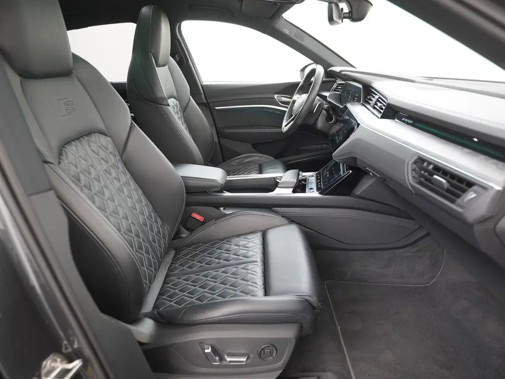 Audi e-tron 55 quattro S-Line 95 kWh uit 2021, foto 3