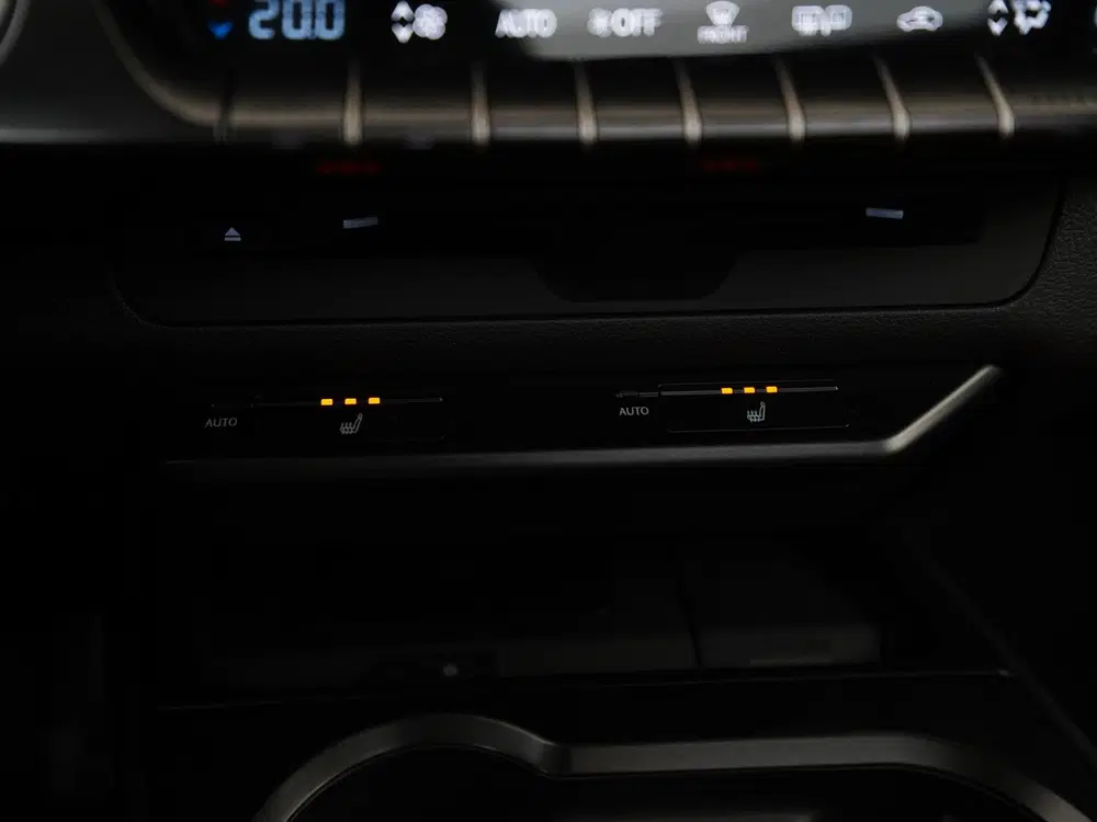 Lexus UX 250h Luxury Line uit 2019, foto 14