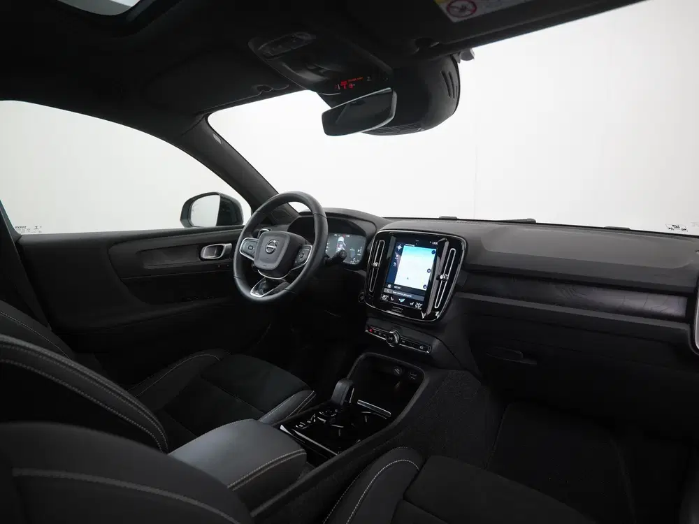 Volvo XC40 1.5 T5 Plug-in hybrid Ultimate Dark uit 2022, foto 2