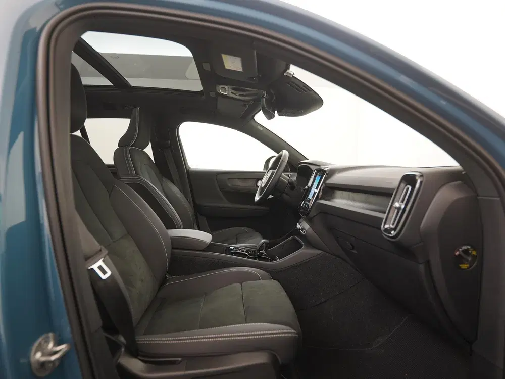 Volvo XC40 1.5 T5 Plug-in hybrid Ultimate Dark uit 2022, foto 3