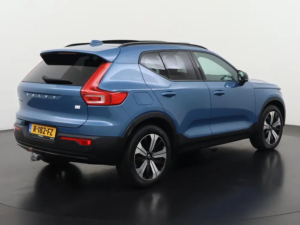 Volvo XC40 1.5 T5 Plug-in hybrid Ultimate Dark uit 2022, foto 4