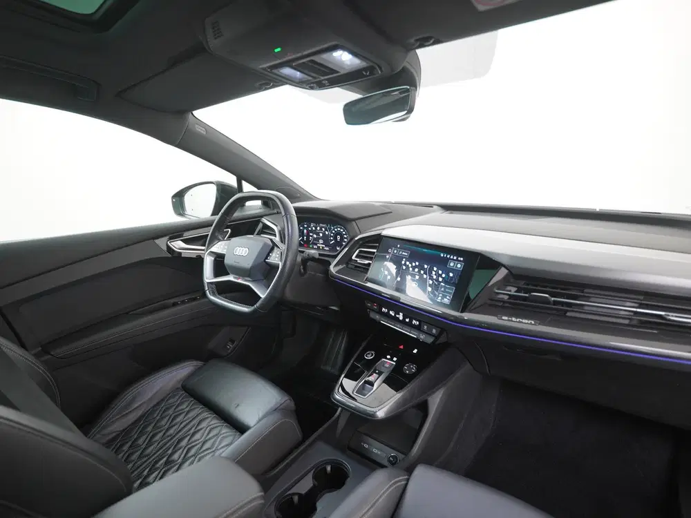 Audi Q4 e-tron 40 S-Line 77 kWh uit 2021, foto 2