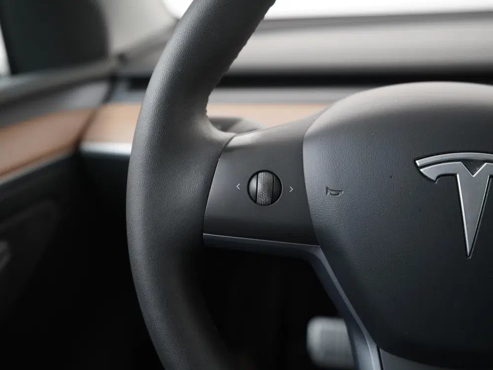 Tesla Model Y Long Range AWD 75 kWh uit 2023, foto 8