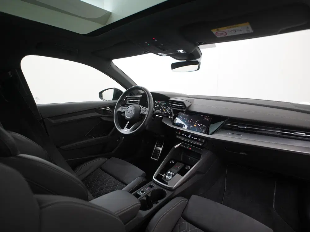 Audi A3 45 TFSI S Line uit 2023, foto 2