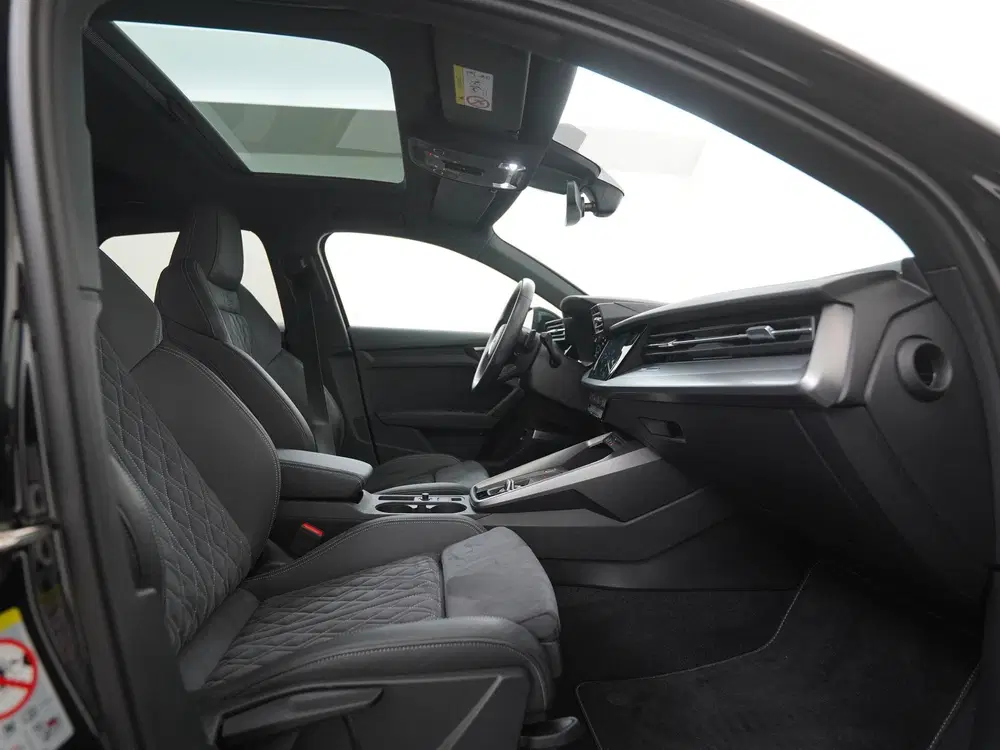 Audi A3 45 TFSI S Line uit 2023, foto 3