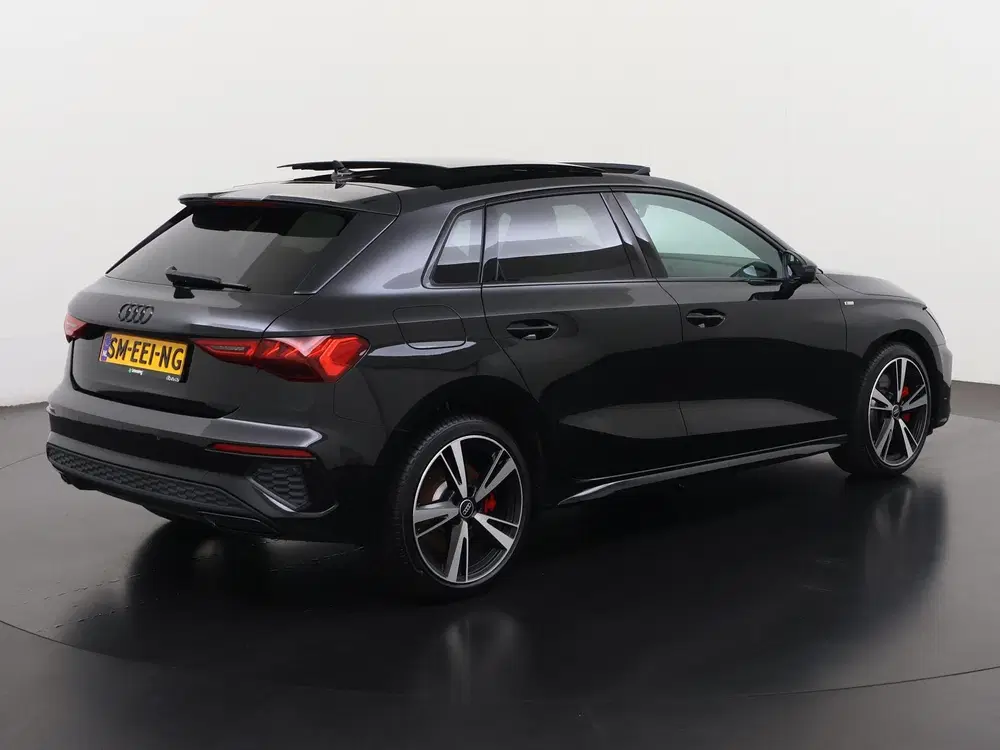 Audi A3 45 TFSI S Line uit 2023, foto 4