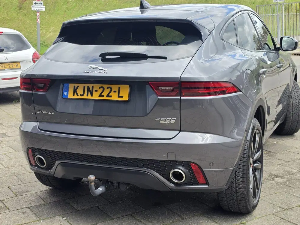 Jaguar E-Pace 2.0 P200 AWD R-Dynamic S uit 2020, foto 9